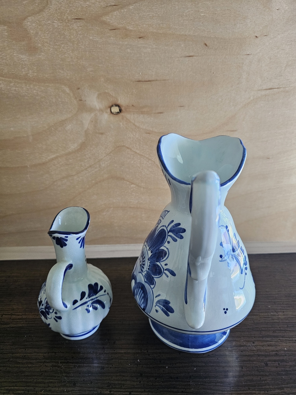 Vtg Delfts Hand Painted Blue & White Floral Ceramic Pitcher Jug Set 2 - Picture 4 of 11